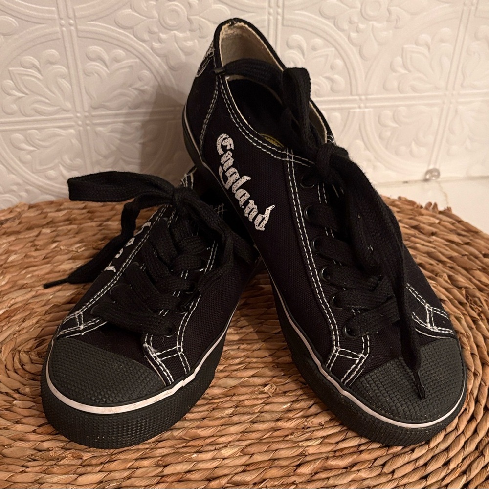 Motörhead Sneakers By Draven Size 4
Skater shoes